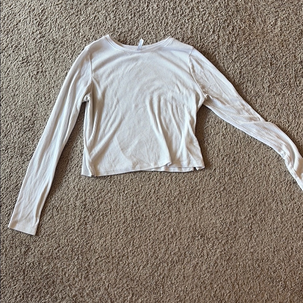 H&M White Cuffed Sleeve Crop Top